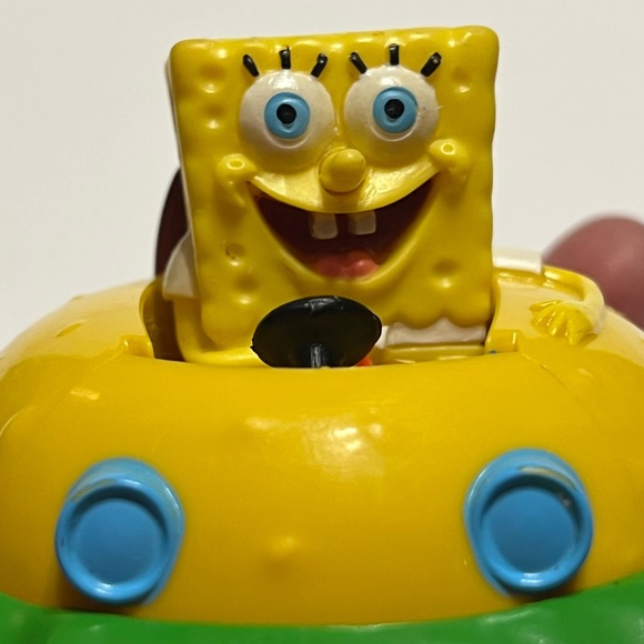 SpongeBob SquarePants Riding Hamburger - Picture 9 of 9